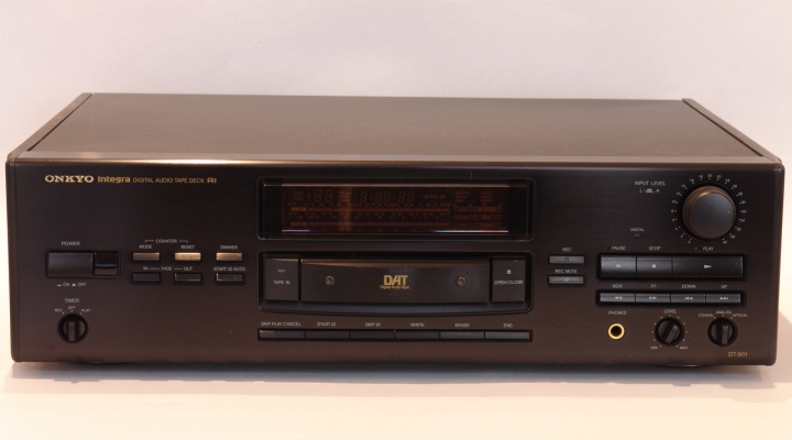 DT-901 Integra Stereo DAT Recorder