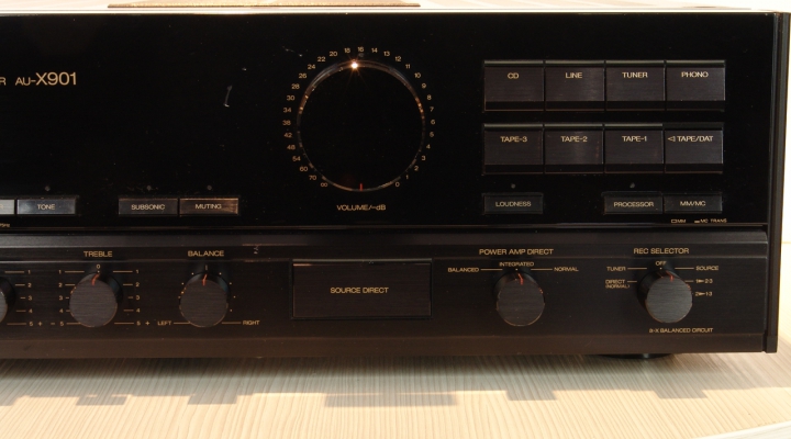 AU-X901 Stereo Amplifier