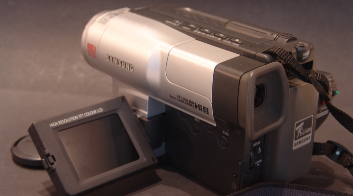 VP-L906 HI8 Videokamera