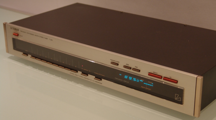 T-240 Stereo Tuner