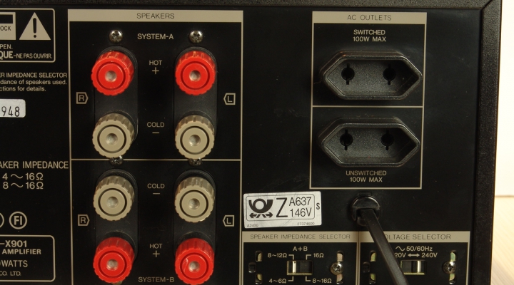 AU-X901 Stereo Amplifier