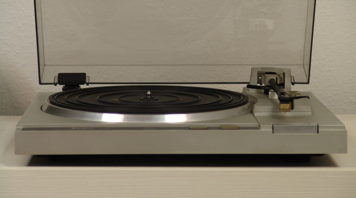 HT-50S Stereo Turntable