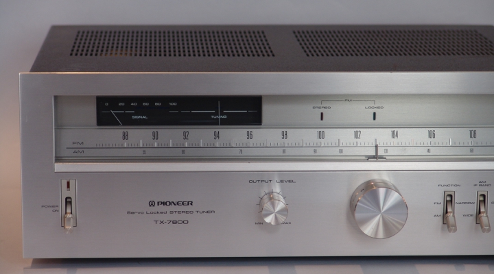 TX-7800 Stereo Tuner