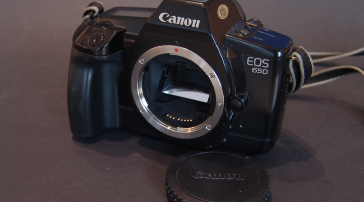 EOS 650 Body Analog