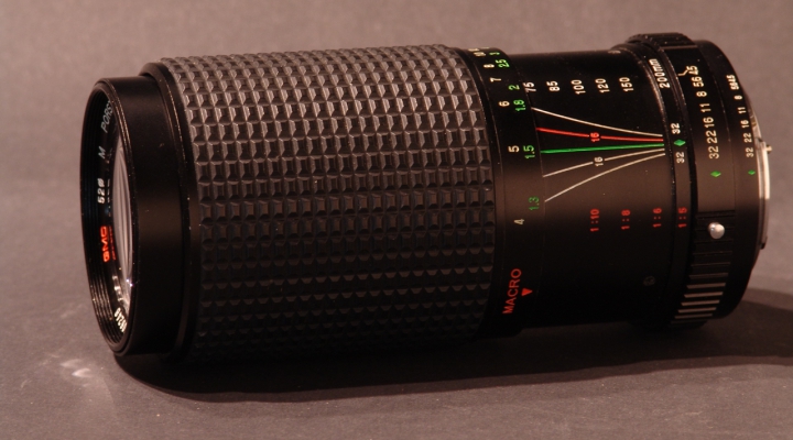 Porst Tele-Zoom 1:4.5/75-200mm Objektív
