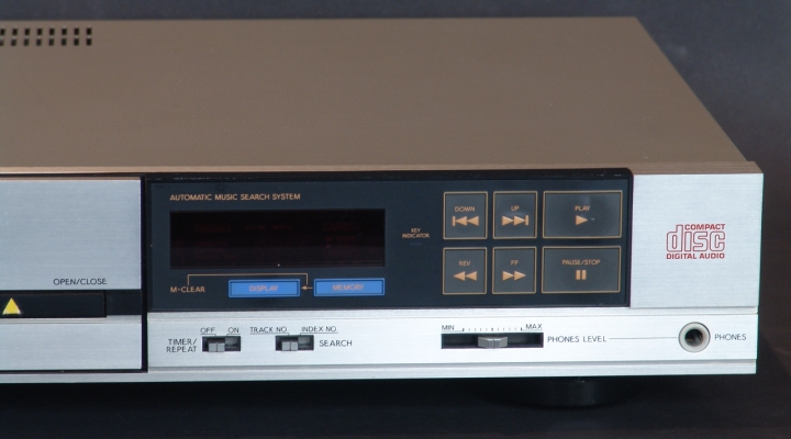 XR--Z50 Stereo CD Player