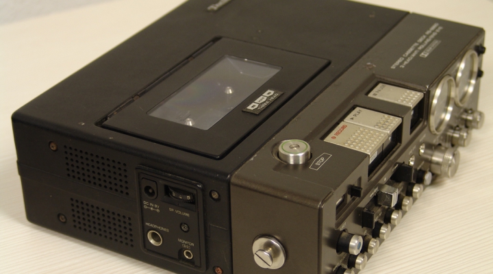 RS-686D Stereo Report Tape Deck