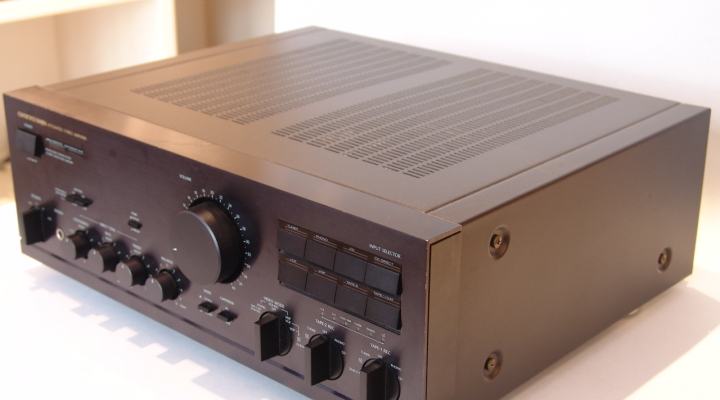 A-8470 Integra Stereo Amplifier