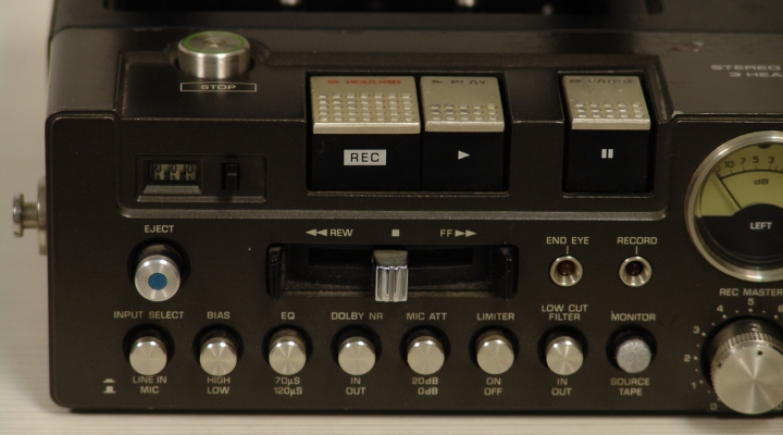 RS-686D Stereo Report Tape Deck