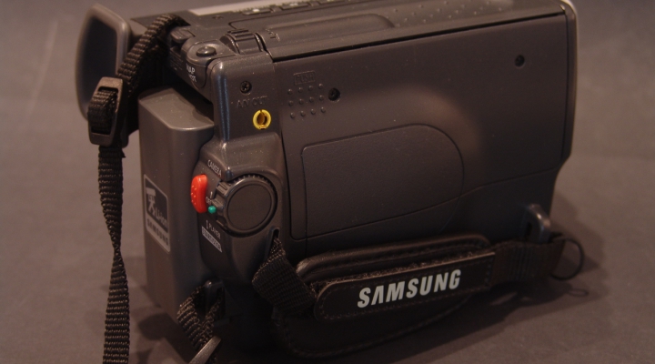 VP-L906 HI8 Videokamera