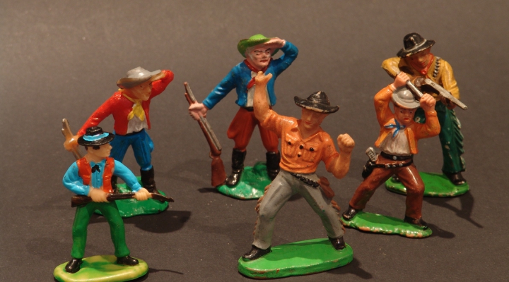 Western Retro Cowboy Figures/Pair