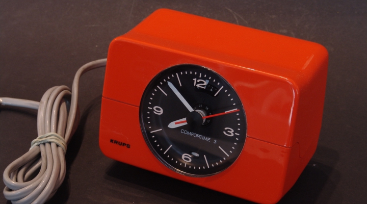 Type 672 Clock 220V