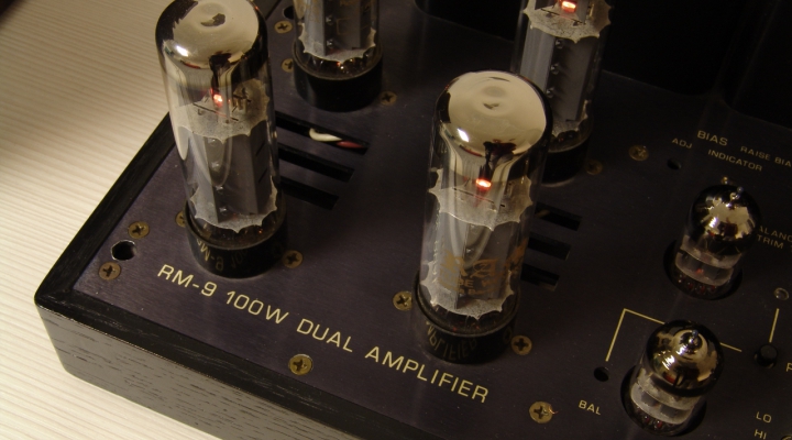 RM-9 Stereo Röhren Verstärker