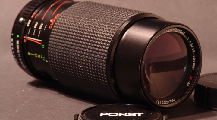 Porst Tele-Zoom 1:4.5/75-200 mm Objective