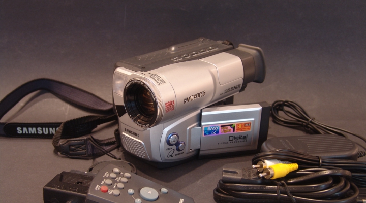 VP-L906 HI8 Videokamera