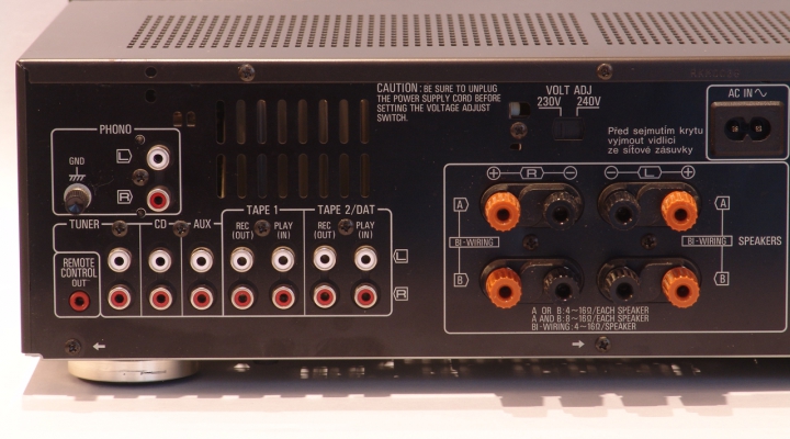 SU-VX720 Stereo Amplifier