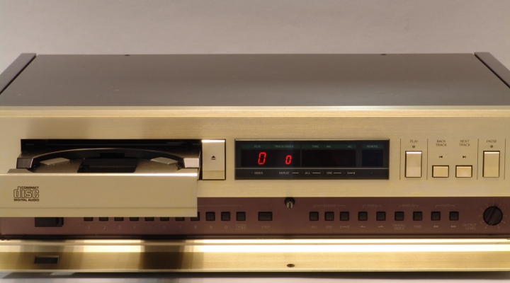 DP-70 Champagne Stereo CD Player