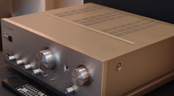 A-9711 Integra Stereo Amplifier SilverLine