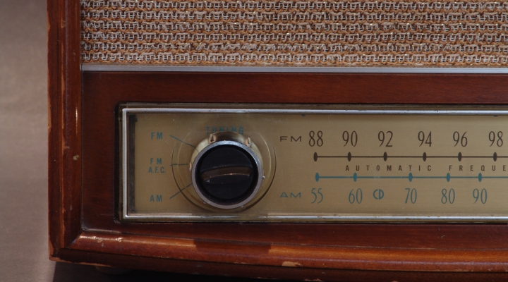 Zenit AM/FM USA Tube Radio