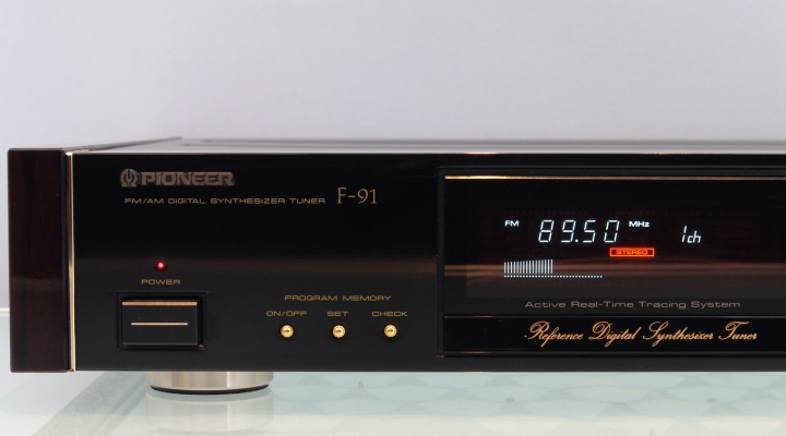 F-91 Urushi Stereo Tuner