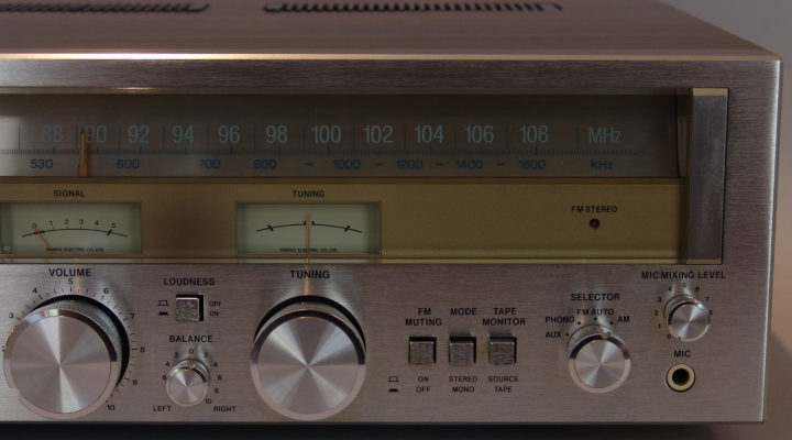 G-2000 Stereo Receiver