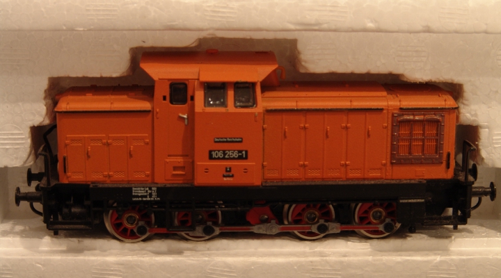 BR106-256 DR Diesel Loc