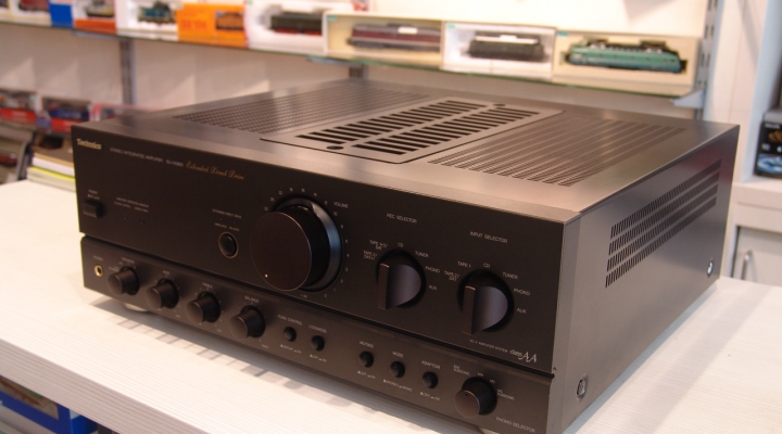 SU-VX800 Stereo Amplifier