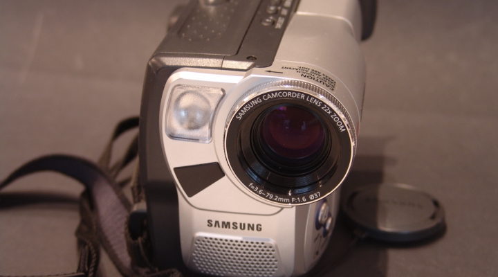 VP-L906 HI8 Videokamera