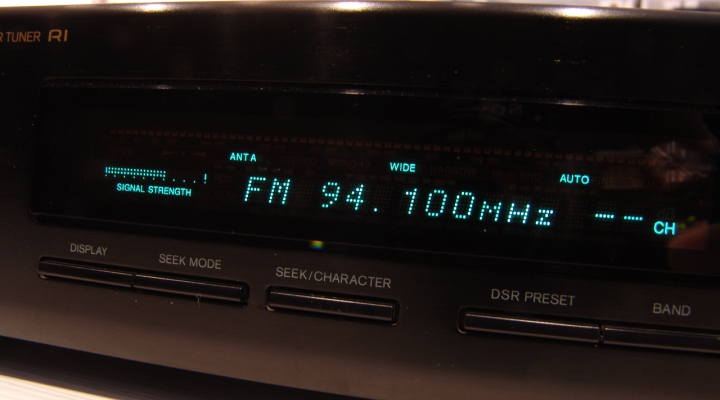 T-9890D Integra Stereo Tuner