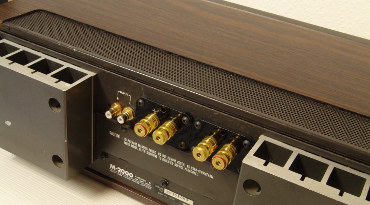 M-2000 Stereo Main Amplifier