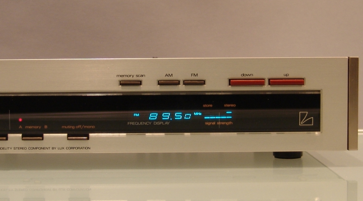 T-240 Stereo Tuner