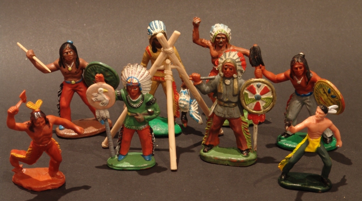 Western Retro Indian Figures/Pair