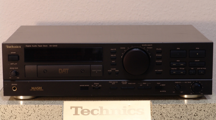 SV-DA10 Stereo DAT Recorder