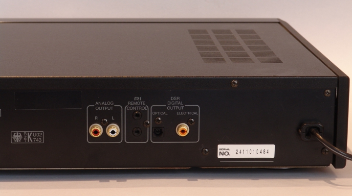 T-9890D Integra Stereo Tuner