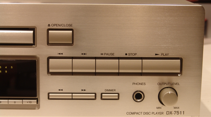 DX-7511 Stereo CD Player