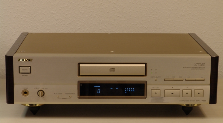 CDP-X779 ES Stereo CD Player