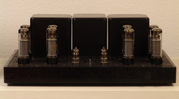 RM-9 Stereo Tube Amplifier