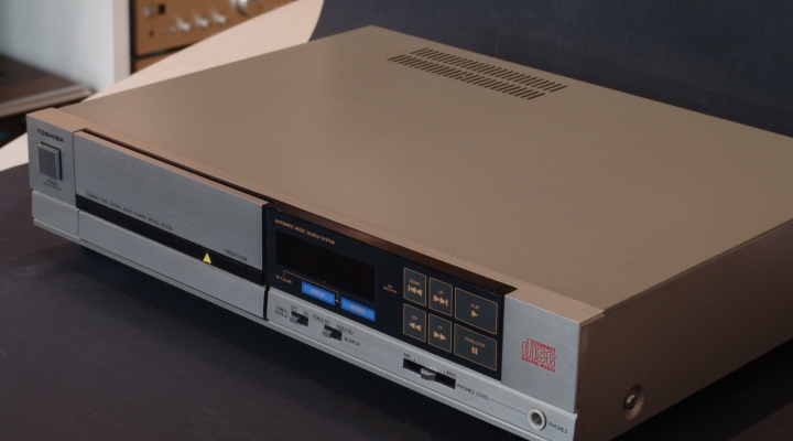 XR--Z50 Stereo CD Player