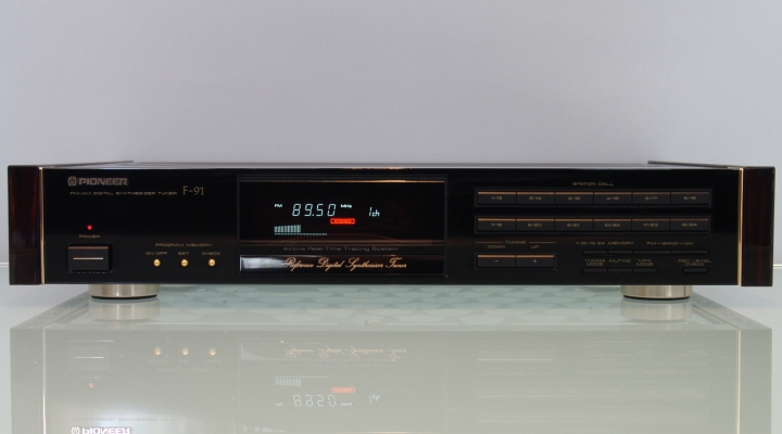 F-91 Urushi Stereo Tuner