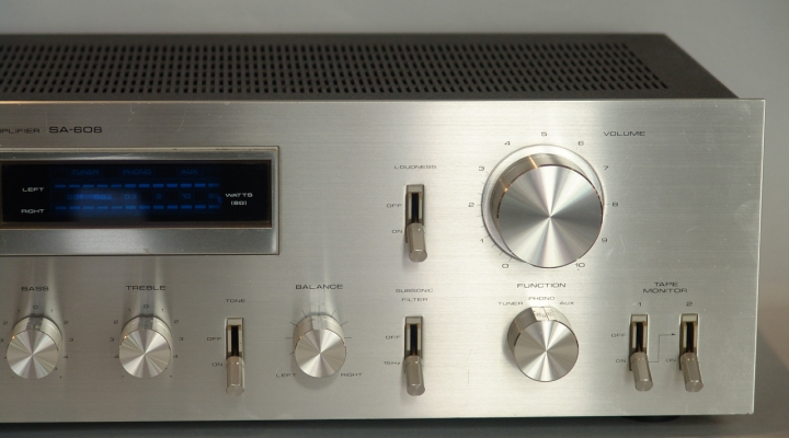 SA-608 Stereo Amplifier