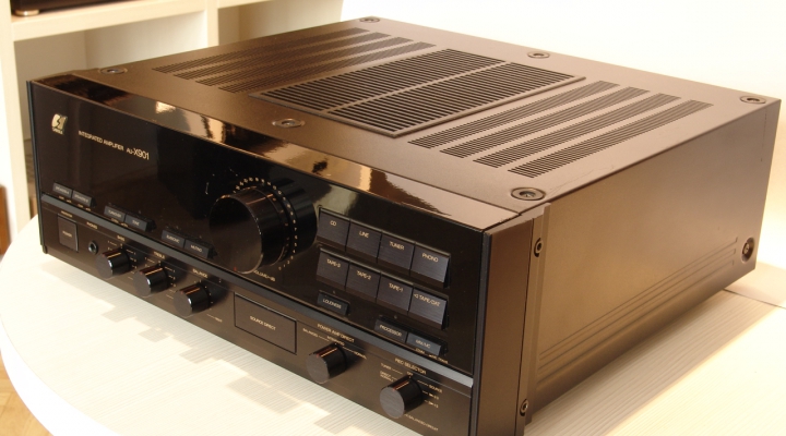 AU-X901 Stereo Amplifier