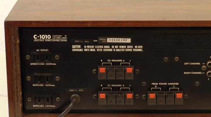 C-1010 Stereo Preamplificateur