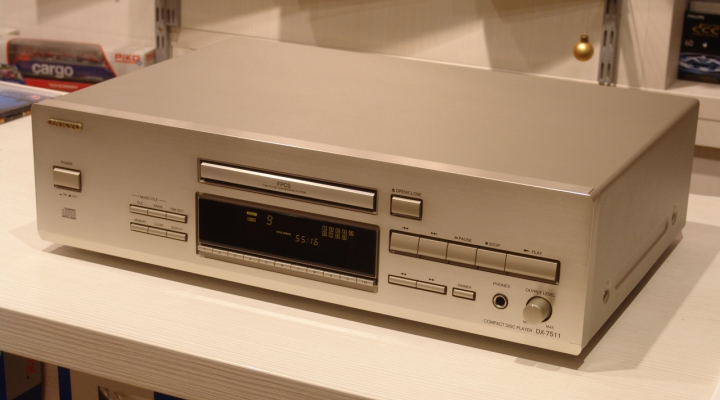 DX-7511 Stereo CD Player